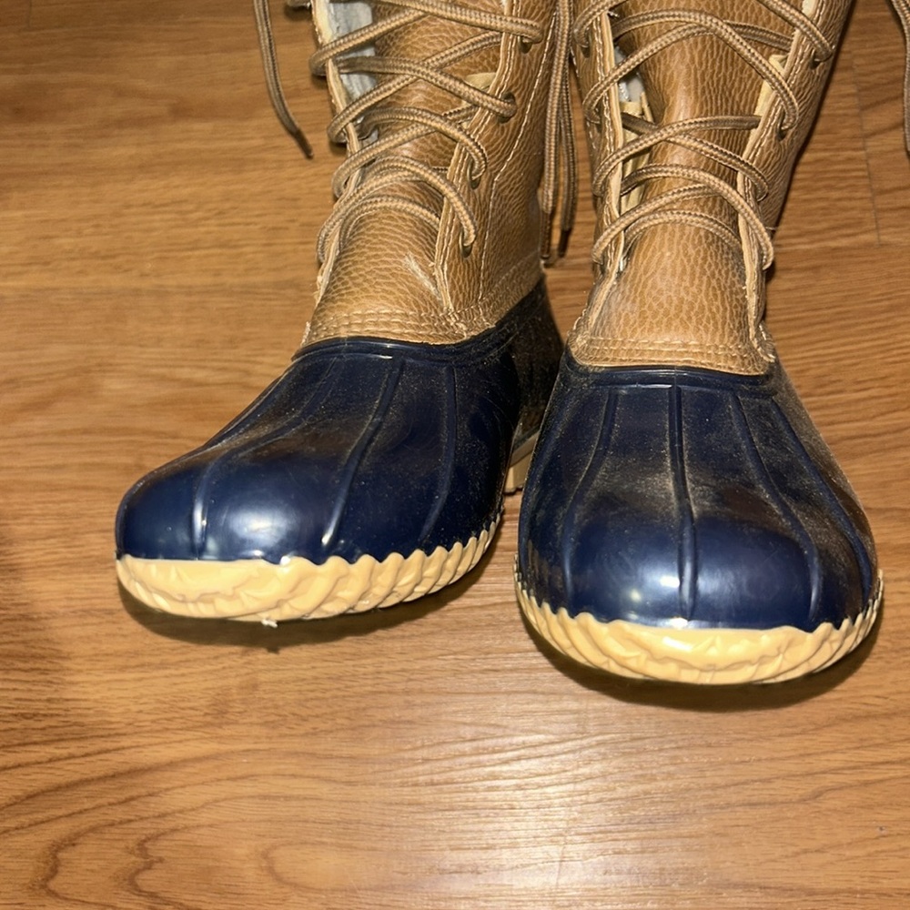 SOLDWomen's Tan and Black Lace-Up Boots - Picture 7 of 9
